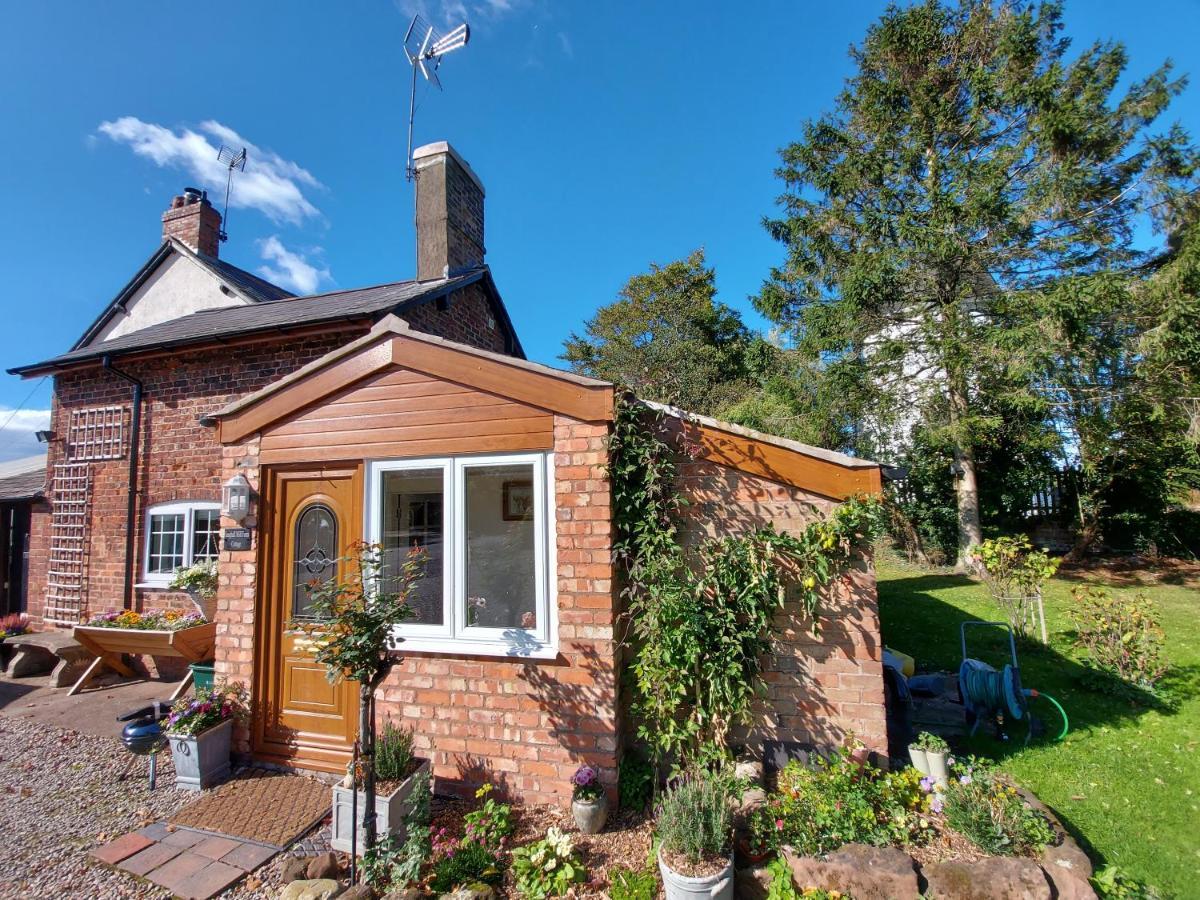 Saughall Mill Farm Cottage Chester Eksteriør bilde